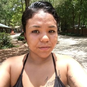 Meet your Posher, Malika